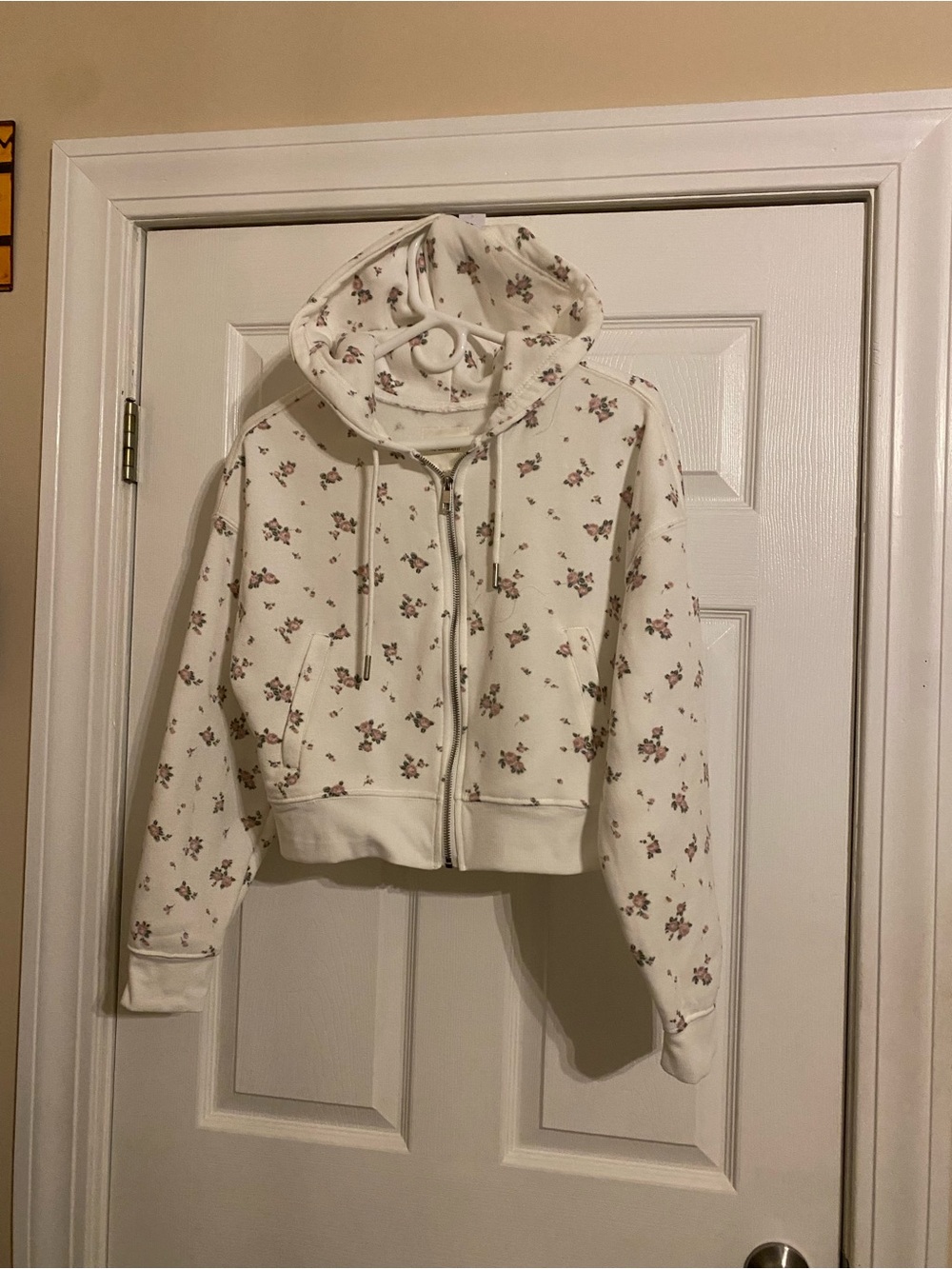 Women's Cream Floral Zip Hoodie Sweater - Brand Unknown